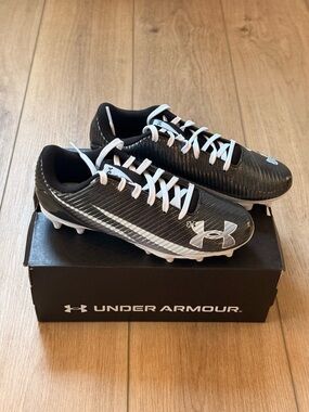 UNDER ARMOUR UA BLUR SELECT JR CLEATS SIZE 4 NWB